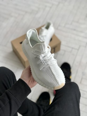 Кроссовки мужские белые Yeezy Boost 350 v2 White Cream
Шикарная белая расцветка . . фото 6