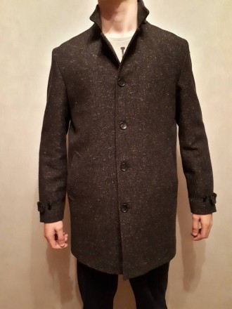 Пальто DEVRED 48- 50р (L)

Темно- коричневого кольору. 

Є пояс до паль. . фото 3