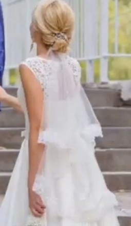 Продам свадебное платье, смотрится очень красиво и нежно, цвет айвори,на рост 17. . фото 6