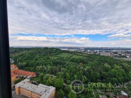 Продам 1-к(53м2)с видом на ботанический сад и Днепр в Бусов-хилл. Киев. фото 1 Продам 1-к(53м2)с видом на ботанический сад и Днепр в Бусов-хилл. Киев. фото 1