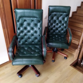 Нове офісне крісло для керівника.
Натуральна італійська шкіра.
Якісні механізм. . фото 5