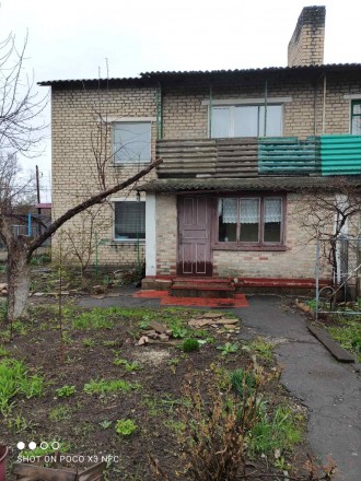 Продам двухэтажный дом в поселке городского типа Белое Лутугинского района.
В п. Артемовский. фото 5