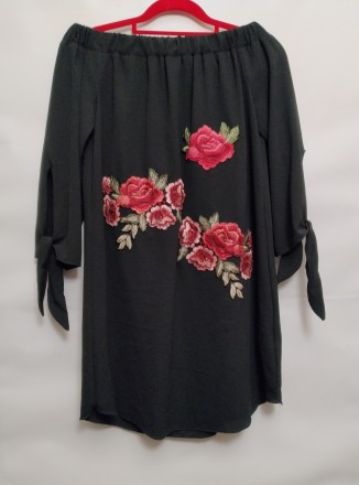 Чёрное короткое платье от Quiz,с завязками на рукавах, вышивка красивая и качест. . фото 5