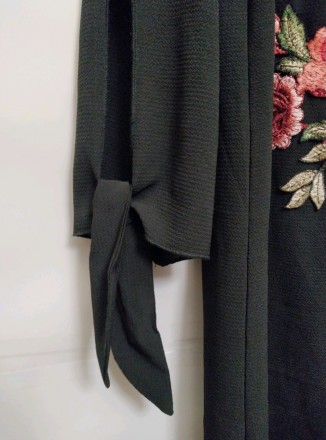 Чёрное короткое платье от Quiz,с завязками на рукавах, вышивка красивая и качест. . фото 6