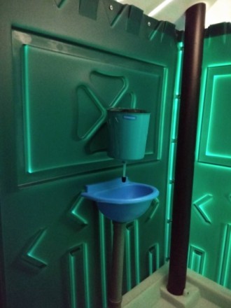 Передвижная туалетная кабина оптимальное сочетание цены и качества. Изготовлена . . фото 5