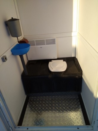 Туалетная кабина утепленная изготовлена из специализированного профиля (сэндвич-. . фото 9