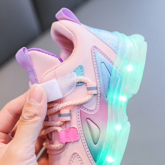 Спортивная обувь ( в комплекте идет USB зарядка для LED-подсветки). Смотрятся оч. . фото 6