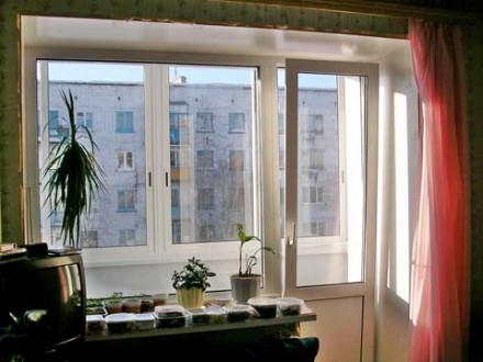 Металлопластиковый балконный блок из профильной системы Rehau Euro-Design 70 по . . фото 2