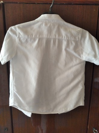 Школьная рубашка для мальчика с коротким рукавом в фактурную полоску. Рост 128 с. . фото 2