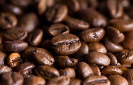 Натуральный кофе, в зернах и молотый, свежей обжарки 
70 сортов, 30 стран (в то. . фото 2