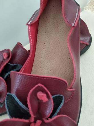 Кожаные туфли с цветком, 36-37размер, стелька 23см. Новые-сток. 
Комфортные, уд. . фото 5