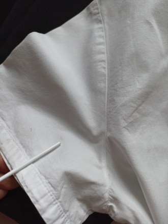 Красивая блузка белая мысик ткань слегка сжатка с коротким рукавом, по низу крас. . фото 12