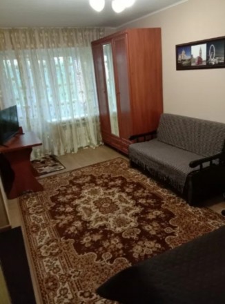 Продам 1 комнатную квартиру в Центре 
Квартира чистая и уютная с мебелью и техни. Центр. фото 2