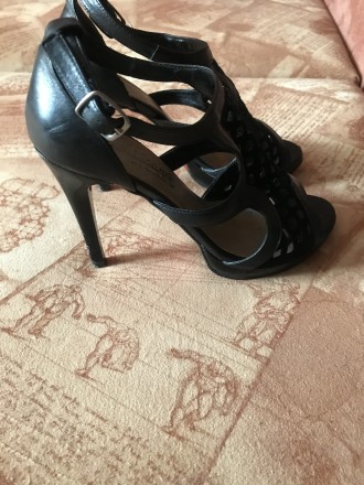 Продам модельную женскую обувь 37р. Натуральная кожа.. Чернигов. фото 1 Продам модельную женскую обувь 37р. Натуральная кожа.. Чернигов. фото 1