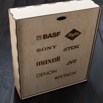 Коробка под аудиокассеты.Размер внутри - 35 - 40 - 8 см.Вместимость 60 шт.А так . . фото 4