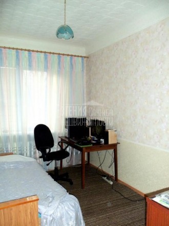 Продается трехкомнатная чистая квартира, Катеринича, 1 этаж 4 этажного дома, 60/. . фото 3