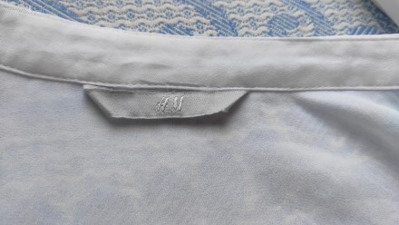Белая стильная блузка - рубашка с серебристыми пуговицами  H&M. . фото 6