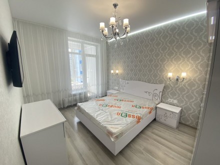 Стильная 2-комнатная квартира с новым и качественным ремонтом, выполнена в нейтр. Киевский. фото 6