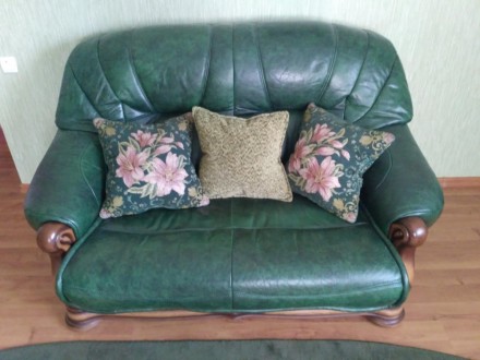 Продается комплект кожаных диванов б/у 3+2+1 "Барон" темно-зеленого цв. . фото 2