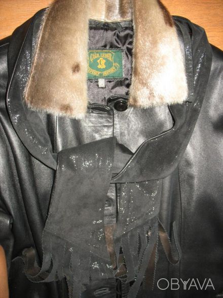 Кожаное женское пальто,р52-54,утеплённое,с подкладом. Мех нерпа- воротник и рука. . фото 1