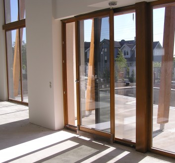 Металопластикові розсувні двері та вікна – це вдале конструктивне рішення . . фото 3