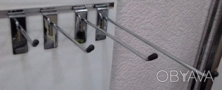 Одинарный хромированный крючок в эконом-панель с пластиковым наконечником 15 см . . фото 1