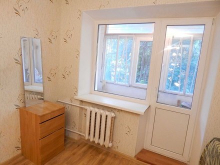 Квартира в отличном жилом состоянии, комнаты раздельные , окна МПО, балкон засте. Малиновский. фото 9