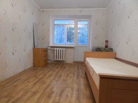 Квартира в отличном жилом состоянии, комнаты раздельные , окна МПО, балкон засте. Малиновский. фото 2