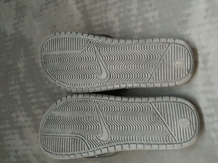 Тапочки Nike Benassi JDI, оригинал
Стан товара хороший
Размер 38.5
Фото бирок. . фото 5