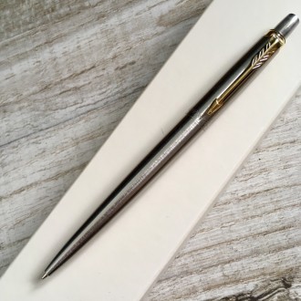 Продам новую шариковую  ручку Parker Jotter GT(оригинал ).Ручка полностью стальн. . фото 4