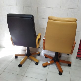 Крісла офісні для працівників.
Крісла в гарному стані, комфортні.
Натуральна ш. . фото 9
