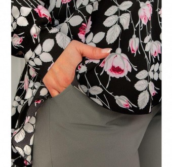  Вишуканий костюм з блузкою та штанами. Блузка з чарівним квітковим друком, з гн. . фото 4