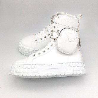 Самая актуальна модель обуви на сезон Весна-Осень высокие белые кеды.
Данная мод. . фото 4