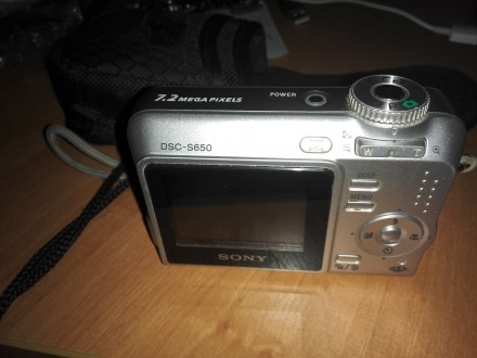 7.2 мегапикселя циыровой фотоаппарат. б/у в отличном состоянии с картой памяти 5. . фото 2