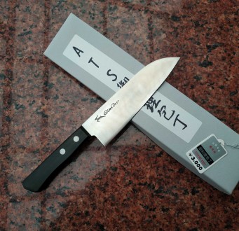 Елітна високоякісна, високовуглецева нержавіюча сталь ATS-34. Santoku - японська. . фото 2