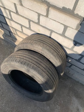 bridgestone potenza 235/60/16 4-4.5мм -
2ската
Один скат не равномерно изношен. . фото 2