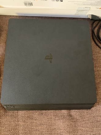 Продам PS4 slim 1 ТБ з новим ЖД, аккаунт з іграми і Річною Psplus.. Полтава. фото 1 Продам PS4 slim 1 ТБ з новим ЖД, аккаунт з іграми і Річною Psplus.. Полтава. фото 1