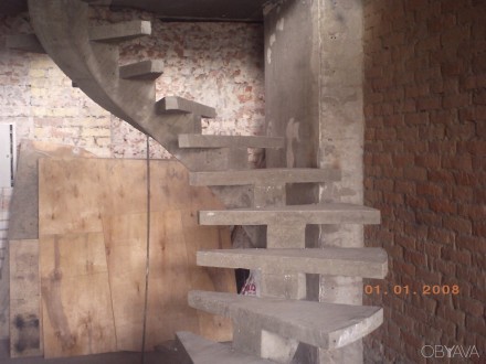 Изготовляем лестницы любой сложности: косоурнные,гладко подшитые,коробчатый карк. . фото 7