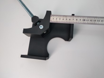 Угловая струбцина- тиски предназначена для сварки труб и профилей под углом 90 г. . фото 3