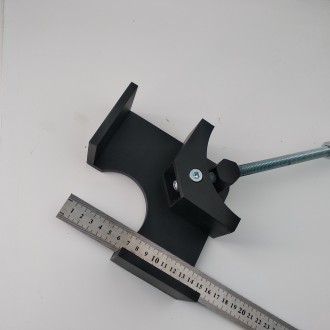 Угловая струбцина- тиски предназначена для сварки труб и профилей под углом 90 г. . фото 4