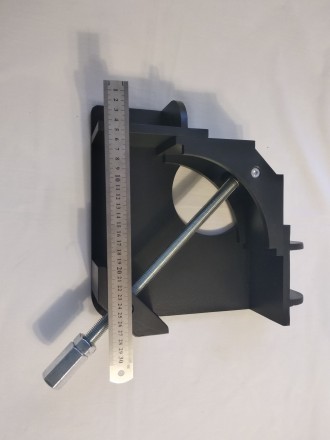 Угловая тиски-струбцина предназначена для сварки труб и профилей под углом 90 гр. . фото 7