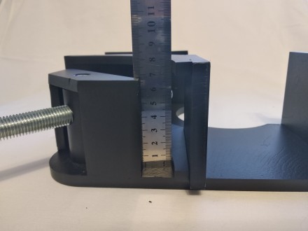 Угловая тиски-струбцина предназначена для сварки труб и профилей под углом 90 гр. . фото 9