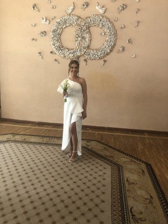 Продам весільну/вечірню сукню дизайнера Olya Mak.
Розмір S-M
Стан: б/у як нова. . фото 9