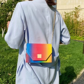 Стильная женская сумка компактных размеров с современным модным принтом Радуга
Х. . фото 6
