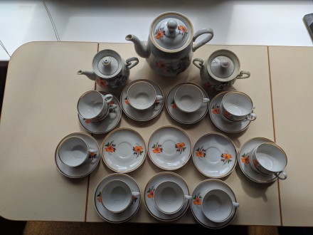 В коллекцию !!!
Красивый чайный сервиз на 12 персон.
Дулёвский фарфоровый заво. . фото 5