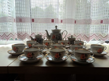 В коллекцию !!!
Красивый чайный сервиз на 12 персон.
Дулёвский фарфоровый заво. . фото 2