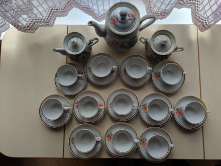 В коллекцию !!!
Красивый чайный сервиз на 12 персон.
Дулёвский фарфоровый заво. . фото 3