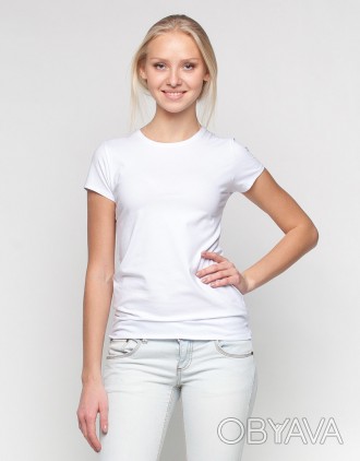 
Женская футболка "Weiss"
Наша модель преобразит любую модницу, эффектно подчерк. . фото 1