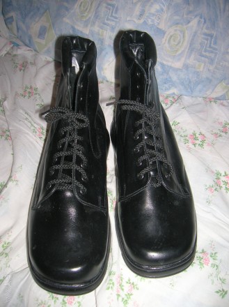 Ботинки мужские р.42 стелька 27 см черные кожаные на меху, подошва высокая, заст. . фото 1