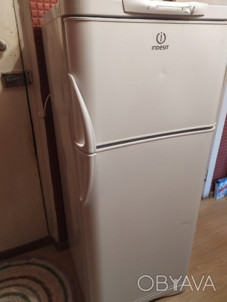 Холодильник Indesit